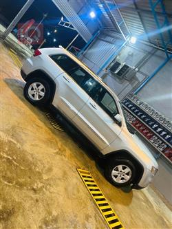 جیپ گراند شیرۆکی